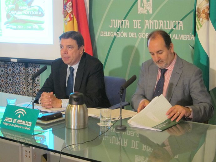 El consejero andaluz Luis Planas y el delegado de Agricultura, Ortiz Bono