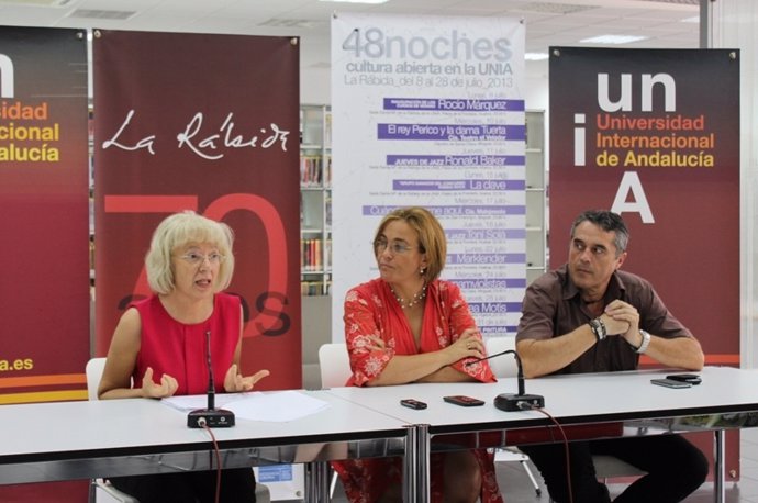 Díaz-Águado, Yolanda Pelayo y el director del curso Ángel Hernando 