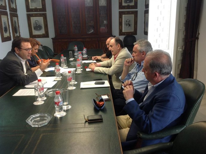 Heredia con el sector turístico