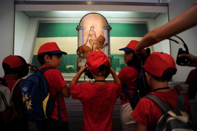 Niños acuden gratis al Museo de la Autonomía de Andalucía