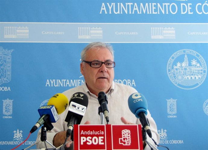 Emilio Aumente en la rueda de prensa