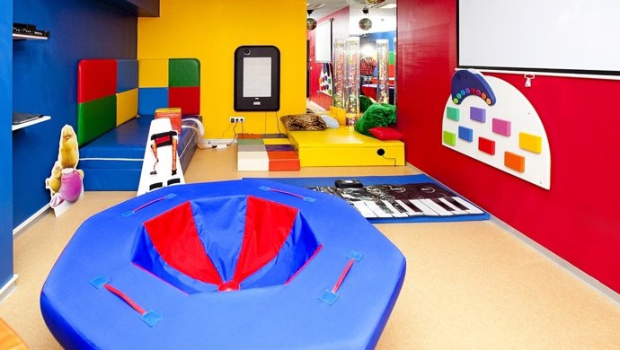 Sala para niños con lesiones medulares