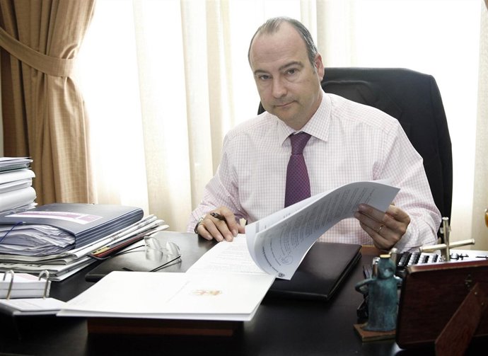 El alcalde de Almería, Luis Rogelio Rodríguez-Comendador (PP)