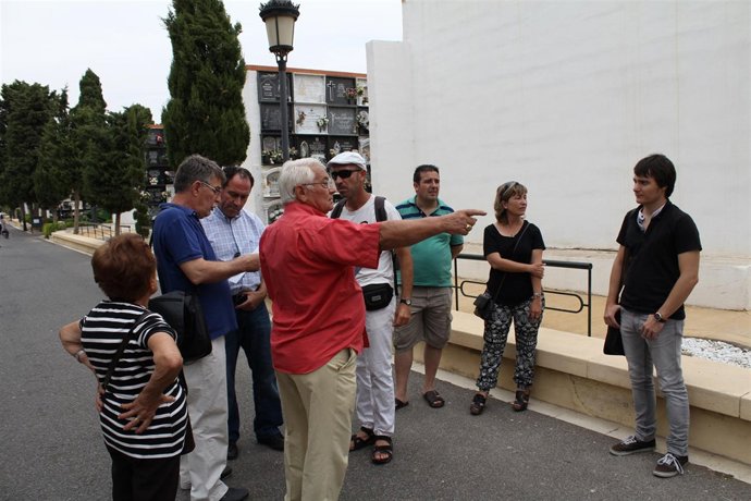 Localización de cuerpos en el cementerio de Almería para su exhumación