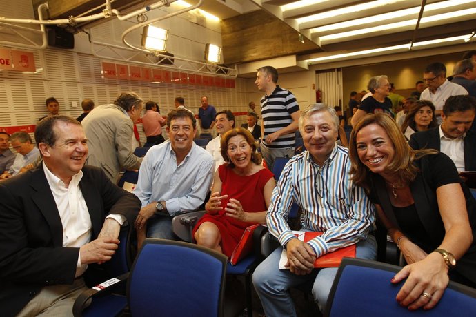 Besteiro en el Comité Federal del PSOE con Caballero, Barcón, Blanco y Chacón