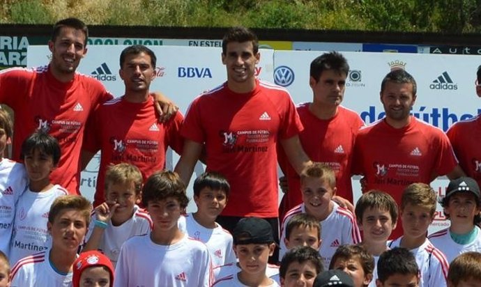 Javi Martínez acude a clausurar su segundo campus