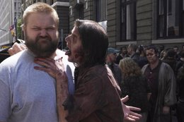 Los Zombis De 'The Walking Dead' Acechan A Su Creador, Robert Kirkman