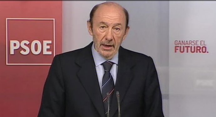 Alfredo Pérez Rubalcaba en la sede del PSOE