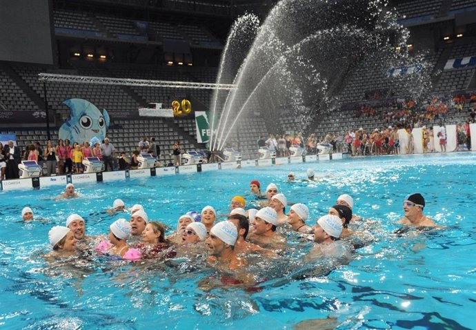 El Mulla't inaugura la piscina del Palau Sant Jordi
