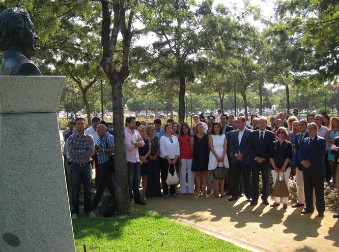 Ofrenda floral en el 13 aniversario del asesinato del edil del PP Martín Carpena