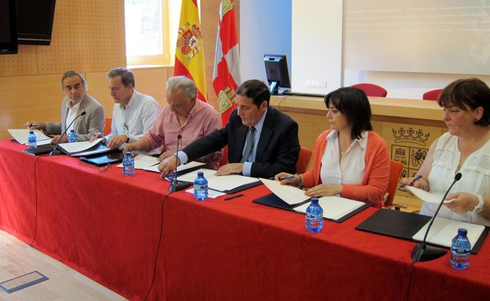 Firma acuerdo Consejerái de Sanidad y sindicatos para regular vacaciones