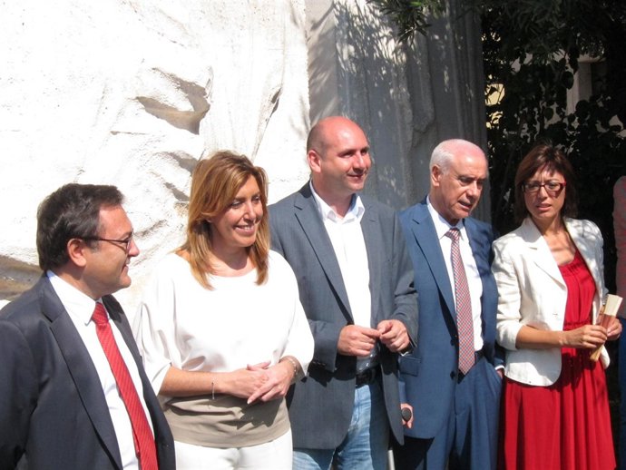 Susana Díaz junto a Heredia, Conejo, Alonso y Gámez PSOE