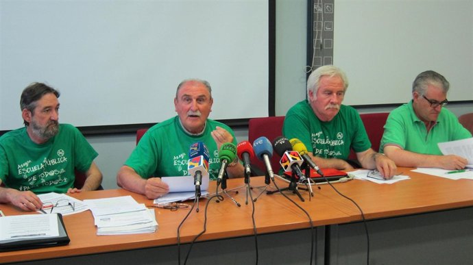 Miembros de la Plataforma en Defensa de la Escuela Pública de Zaragoza