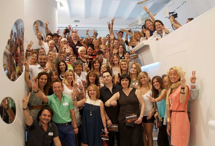 Raffel Pagès se reúne con un centenar de 'hairfaces' en Barcelona