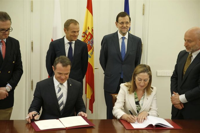 Pastor y Nowak durante la firma del convenio
