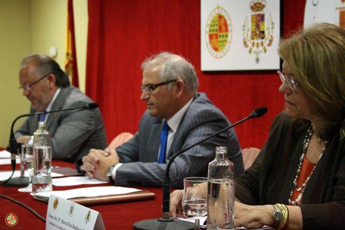 Elvira Rodríguez inaugura los cursos de verano Intendente Olavide