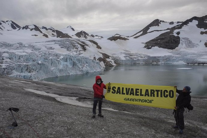 Alejandro Sanz y Greenpeace en Groenlandia, en la campaña para salvar el Ártico