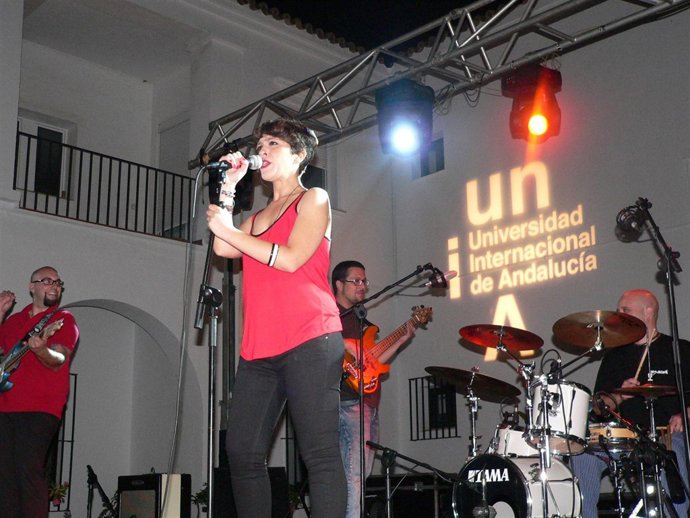 Grupo La Clave, en la UNIA