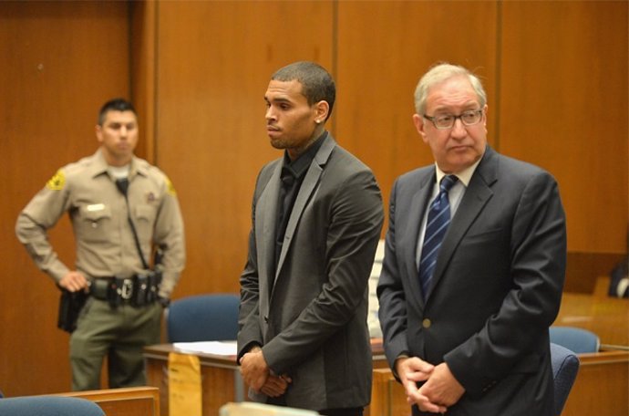 El cantante Chris Brown se podría enfrentar a una condena de hasta 4 años 