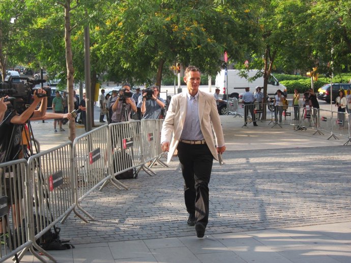 Iñaki Urdangarin entra en la Ciudad de la Justicia de Barcelona