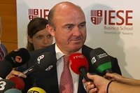 AMP.- Bárcenas.- De Guindos diu que l'estabilitat política a Espanya està "garantida"