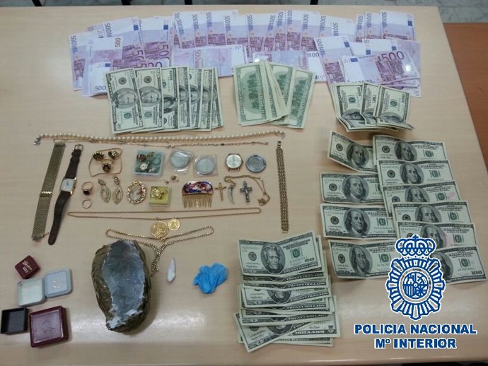 Efectos recuperados por la Policía Nacional en Cádiz