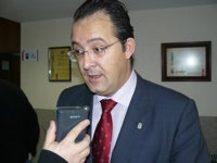 El alcalde pide a la Justicia que actúe rápido en el 'caso Facturas' y exige explicaciones al PSM