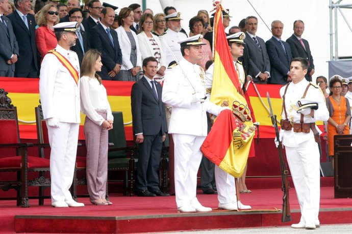 Los Príncipes de Asturias y el presidente de Xunta en la Escuela Naval de Marín