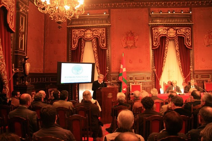 Atxaga, Leteren testua irakurtzen