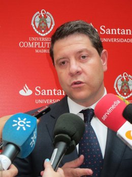 García Page en cursos de verano de la Complutense