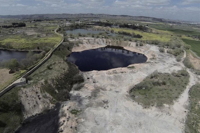 Balsa de aceites usados en Arganda del Rey