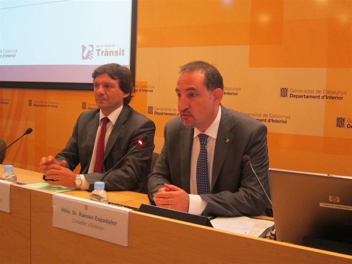 El conseller R.Espadaler y dtor de Trànsit J.J.Isern
