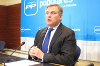 PP critica la "actitud irresponsable" de PSOE al no presentar enmiendas a la reforma del Estatuto para reducir diputados