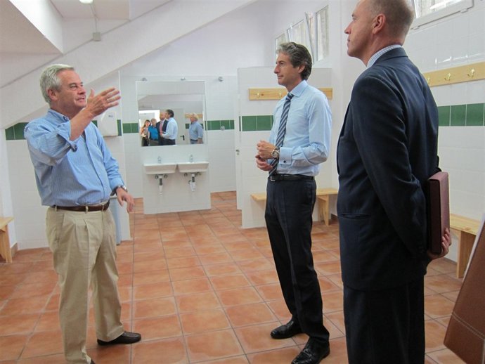 Segunda fase mejora obras instalaciones hockey La Albericia. Vestuarios