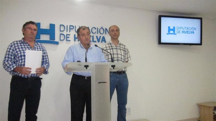 El diputado de Huelva José Villa y presidente y vice de Atena.