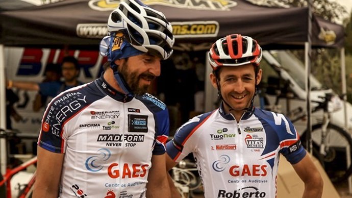 Santi Millán y Roberto Heras en la Milenio Titan Desert