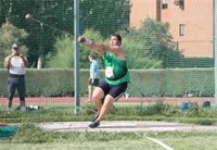 Javier Cienfuegos bate dos veces el récord de España de martillo