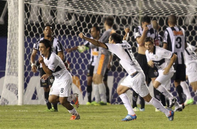 Pittoni celebra eufórico el 2-0 en el tiempo de descuento