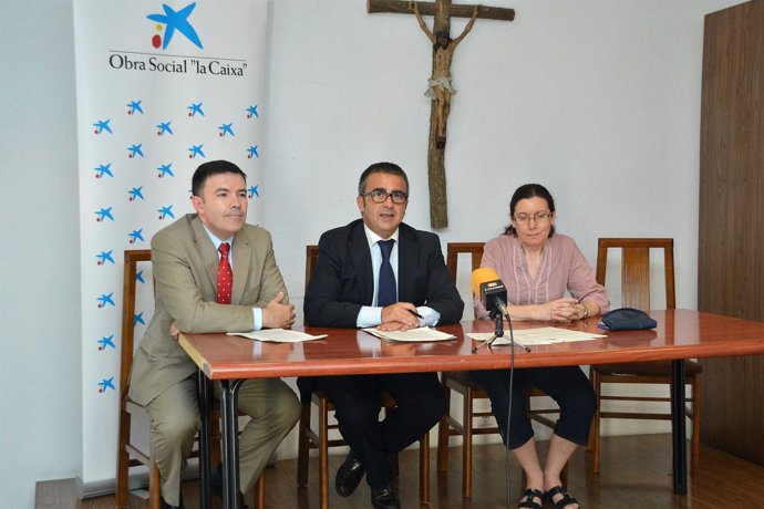 Firma de convenio de La Caixa con las Hermanas Nuestra Sra de la Consolación