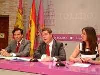 Page dice que la declaración de bienes de Cospedal "en A" es importante pero más "lo que se han llevado en sobresueldos"