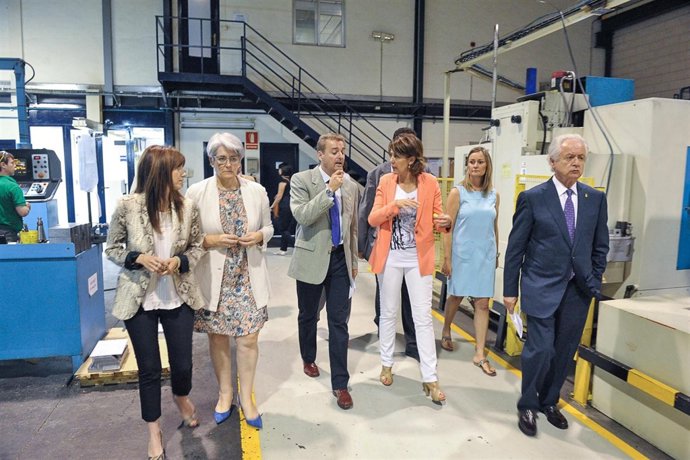 Yolanda Barcina visita Grupo Rafal en Tudela.