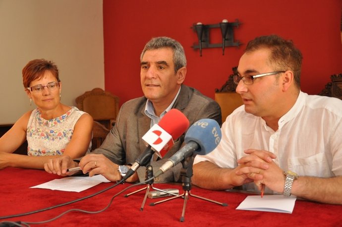 Villarrubia en una rueda de prensa en Villalón de Campos (Valladolid)