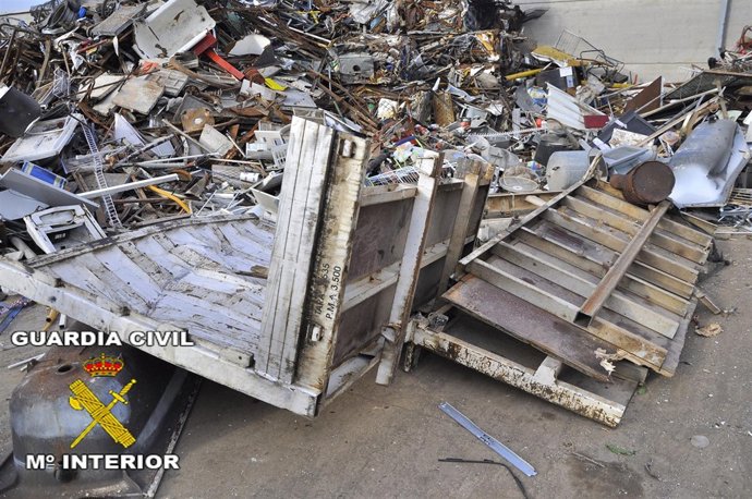 Almacén tras el registro de la Guardia Civil 