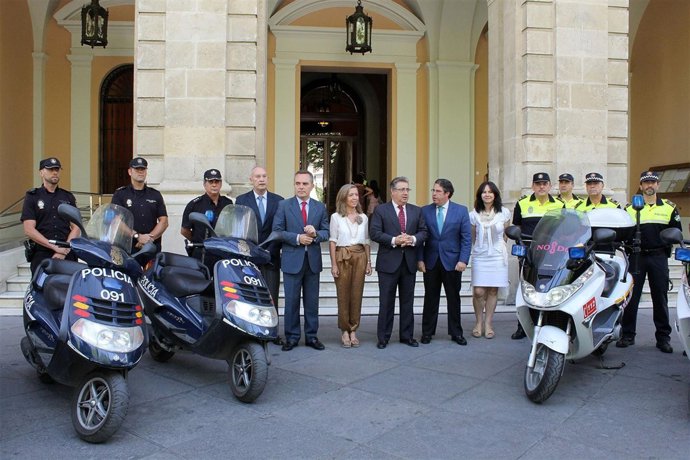 Zoido y Panadero presentan el Programa Integral de Seguridad para el Turismo