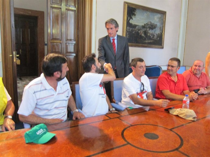 El alcalde de Santander saluda al presidente del comité de Ascan