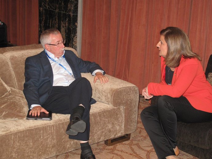 Ministra de Empleo, Fátima Báñez, y el secretario general de CC.OO., Toxo