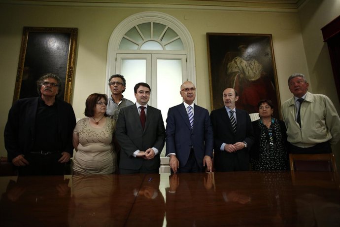 Los grupos firman un acuerdo sobre la LOMCE