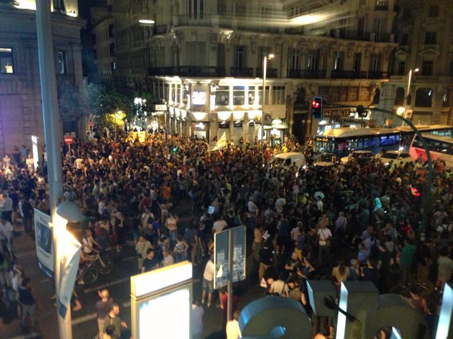 Más de un millar de personas piden la dimisión de Rajoy en Madrid