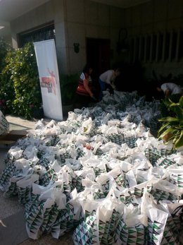 El Corte Inglés dona 700 kilos de alimentos a la Embajada de Sudáfrica en España