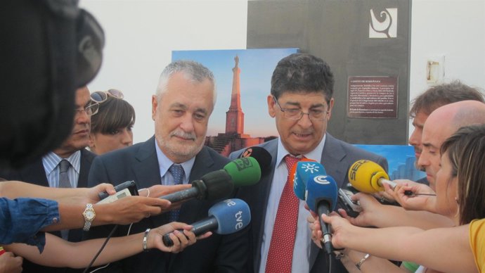 El presidente de la Junta de Andalucía, José Antonio Griñán, con Diego Valderas.